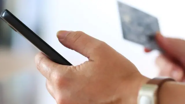 મોબાઇલ વપરાશની પ્રતિકાત્મક તસવીર