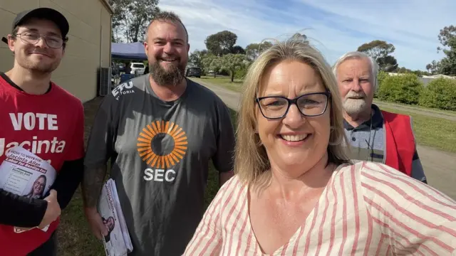 विक्टोरिया की एक्टिंग प्रीमियर जेसिंटा एलन