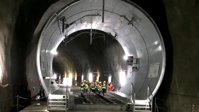 Внутри Готардского базисного тоннеля