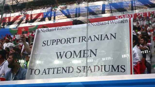 فعالان حقوق زنان از فرصت‌های مختلف از جمله دیدار ایران با مراکش در جام جهانی روسیه استفاده می‌کنند تا به منع حضور زنان در ورزشگاه‌های ایران اعتراض کنند