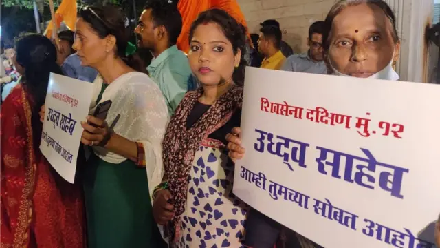 बंडानंतर मातोश्रीबाहेर जमलेले शिवसैनिक