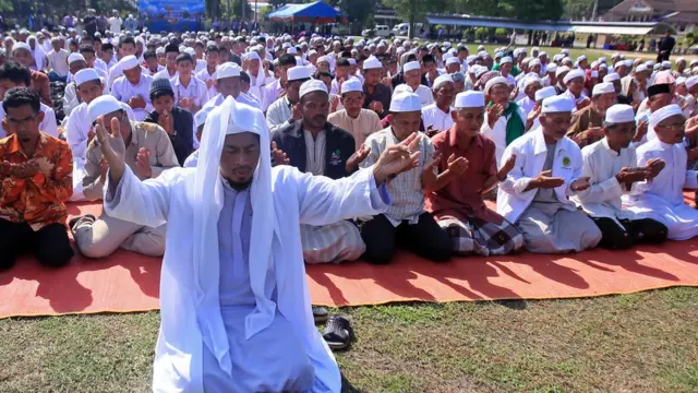 เมื่อเดือนกรกฎาคม ปี 2015 นักศึกษาและชาวบ้านในพื้นที่ปัตตานีร่วมละหมาดขอพรให้เกิดความสงบสุข