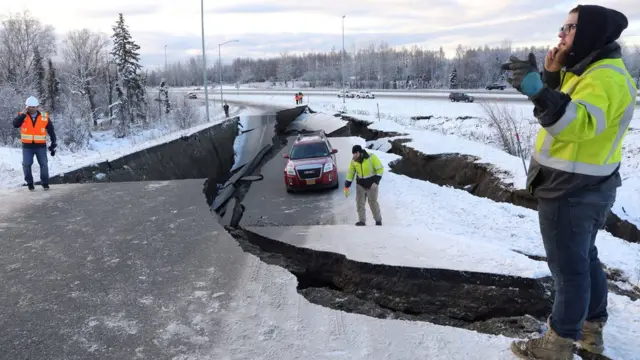 अलास्का में 7.0 तीव्रता का भूकंप