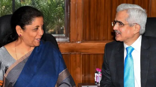 નિર્મલા સીતારમણ અને શક્તિકાંતા દાસ