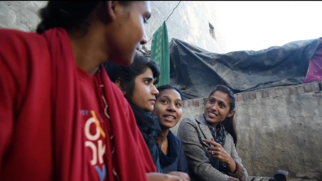 गांव की लड़कियां