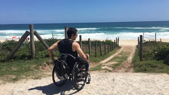 Ronaldo Serafim na praia