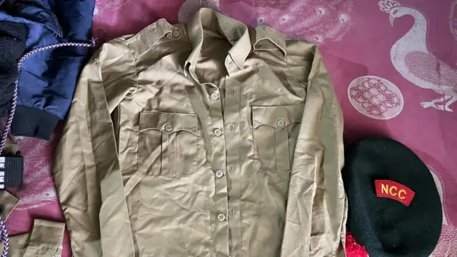 गुलशन कुमार की ड्रेस