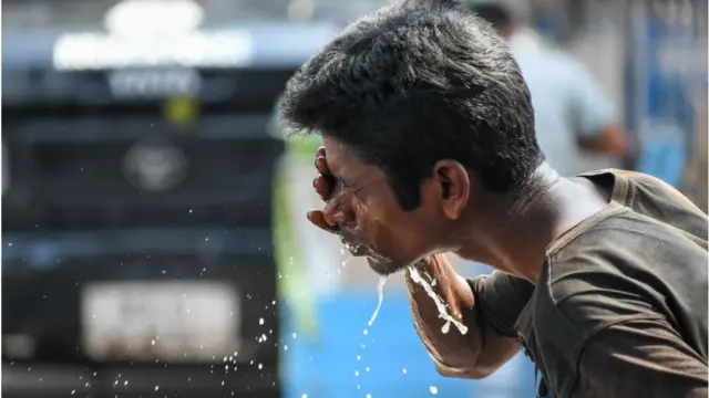 ગરમીથી બચવા માટે લોકો એસી અને કૂલરની શરણે જઈ રહ્યા છે. જેના કારણે વીજળીની માગમાં અભૂતપૂર્વ વધારો થયો છે