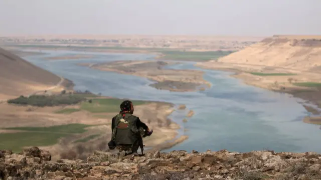 Suriye Demokratik Güçleri batı, doğu ve kuzeyden Rakka'ya yaklaşıyor