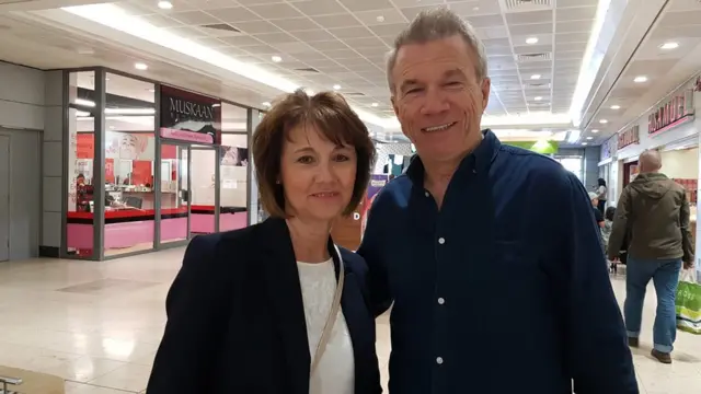 Monty y Julie McMonagle