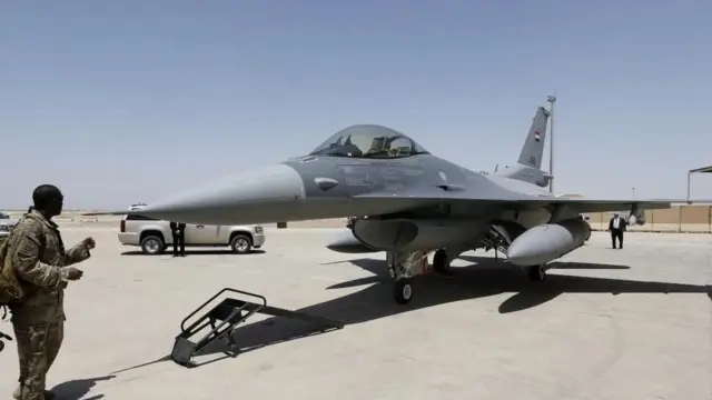 F-16 qiruvchi samolyoti