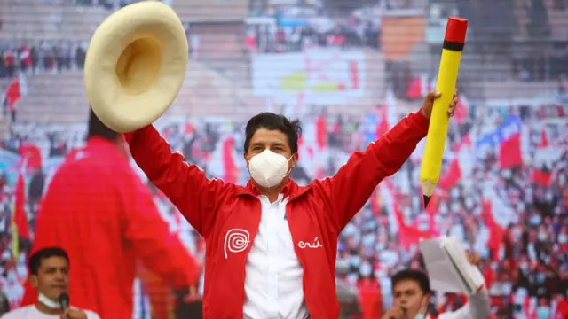 Pedro Castillo sempre usa chapéuesporte da sorte palpite grátispalha e carrega um lápis