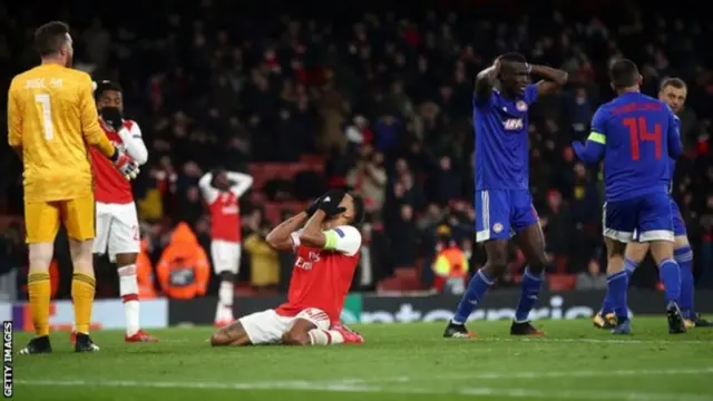 Mechi kati ya Arsenal na Olympiakos iliochezwa katika uwanja wa Old Trafford