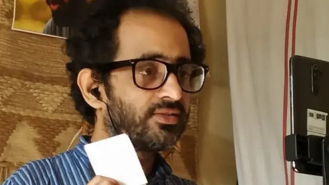 ابھے کمار نے جے این یو سے تاریخ کے شعبے میں اقلیتی امور پر پی ایچ ڈی کیا ہے