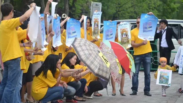 Бишкектеги «Келгиле, китеп окуйбуз» акциясындагы сүрөт.