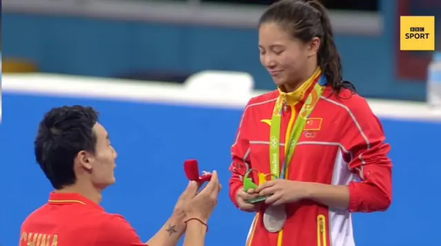 شین کای با خواستگاری از هه زی در کنار استخر، تماشاگران ریو را بهت زده کرد