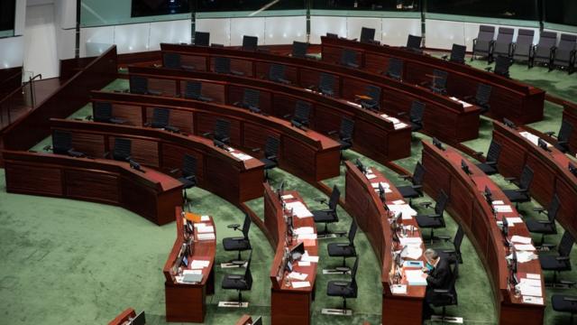 香港立法會議事廳泛民主派議員席位空置（12/11/2020）
