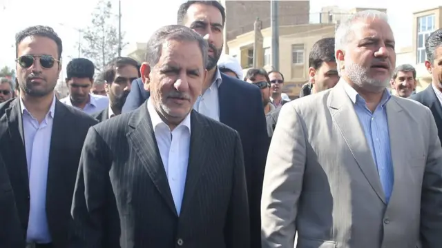 اسحاق جهانگیری معاون اول رئیس جمهور ایران در استان سیستان و بلوچستان در مراسم راهپیمایی شرکت کرده است