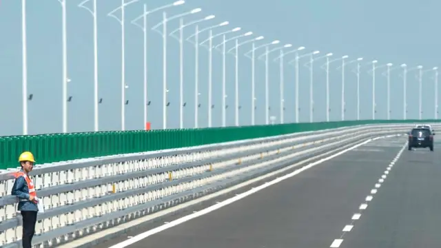 ਚੀਨ, ਸਮੁੰਦਰੀ ਪੁਲ