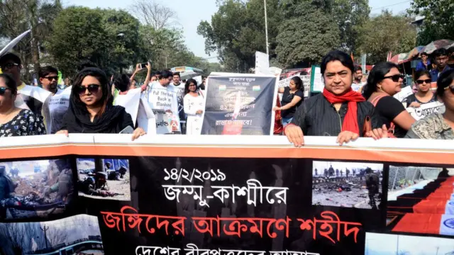 পুলওয়ামাতে নিহত ভারতীয় সেনাদের শ্রদ্ধাঞ্জলি জানাতে পদযাত্রা