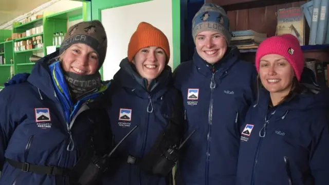 Lucy Bruzzone, Mairi Hilton, Clare Ballantyne y Natalie Corbett
