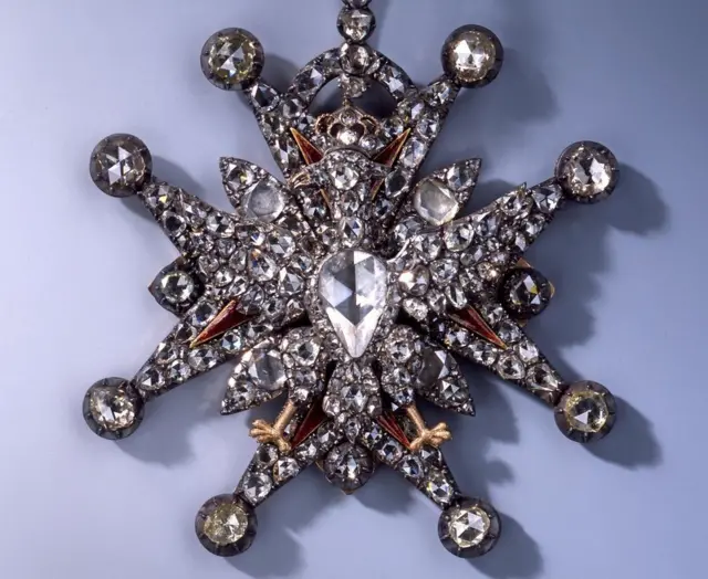 Otra de las joyas de la colección robada.