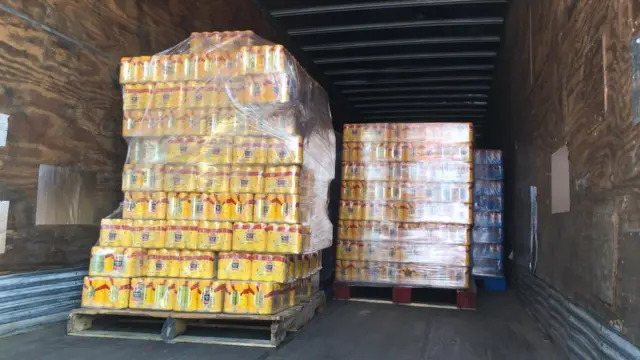 Contenedores con ayuda