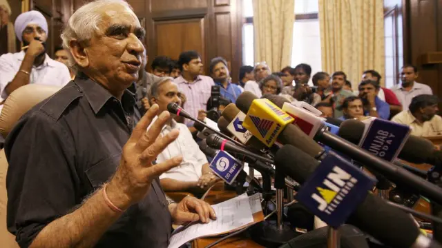 भारतातर्फे जसवंत सिंह कंदाहारला गेले