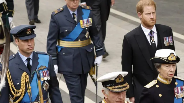 Idile ọba darapọ mọ ila lati ṣayẹyẹ ikẹyin fun Ọbabinrin Elizabeth