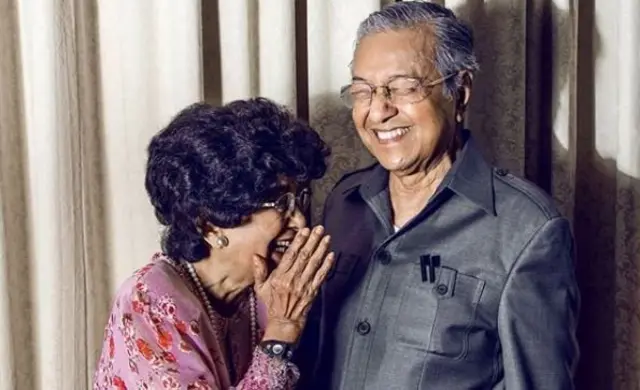 Mahathir Mohamad dan istrinya Dr Siti Hasmah