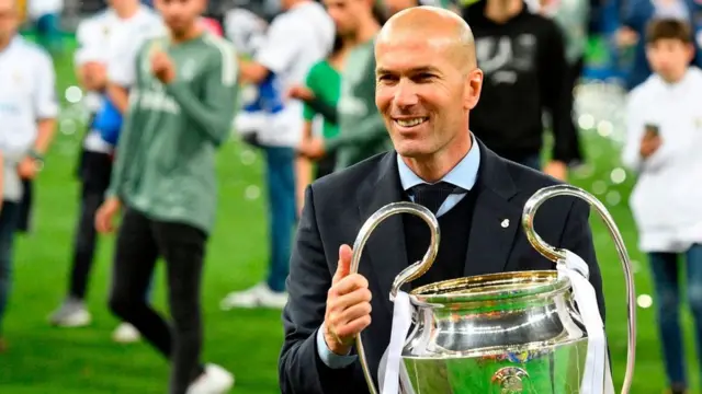 Umutoza Zinedine Zidane wa Real Madrid yayihesheje ibikombe bitatu byikurikiranya bya Champions League