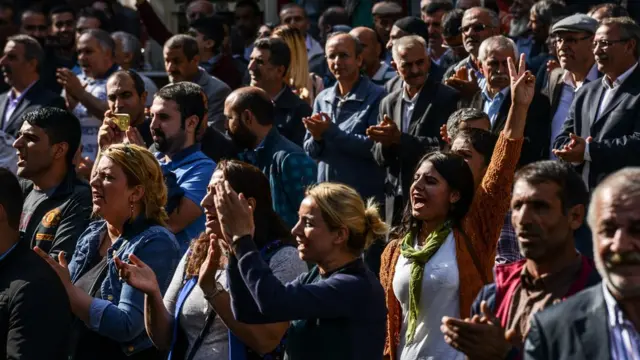 HDP ve DBP'li yetkililer eş başkanlar için Türkiye'nin her gün eylem yapacaklarını da açıklamıştı.