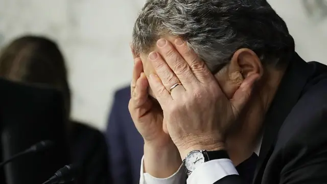 दफ़्तर में तनाव