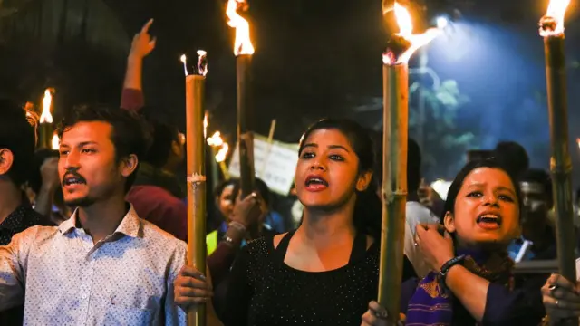 குடியுரிமை சட்டத் திருத்த மசோதா: முழுமையான விளக்கம் 500 வார்த்தைகளில்