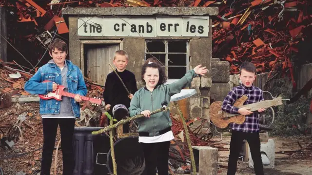 На омоту албума „In The End" налази се нећака једне од О'Риорданових ћерки Емал