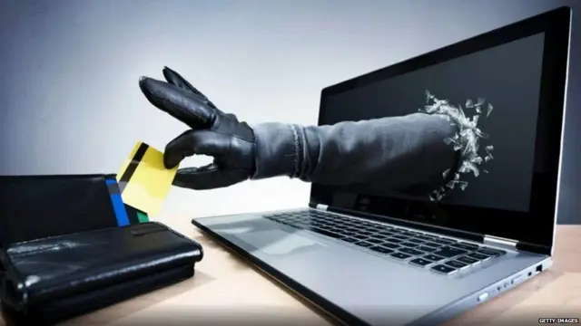 கிரெடிட் மற்றும் டெபிட் கார்ட் ஆன்லைன் பரிவர்த்தனை சேவைகள் இன்றிலிருந்து முடக்கப்படும்.