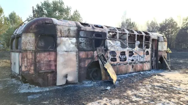 Тролейбус МТБ-82 у Копачах після пожежі