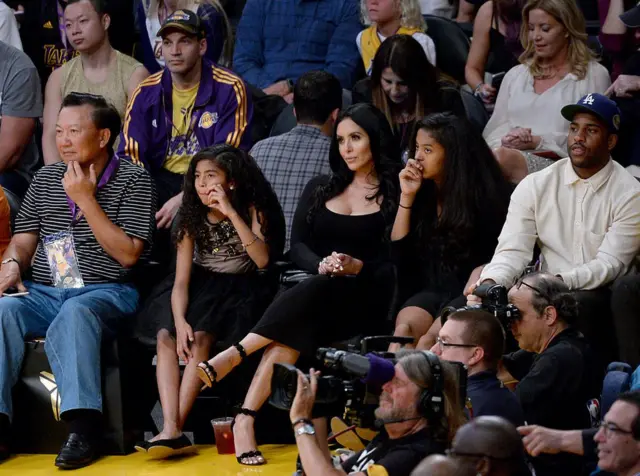 Vanessa Bryant y sus hijas