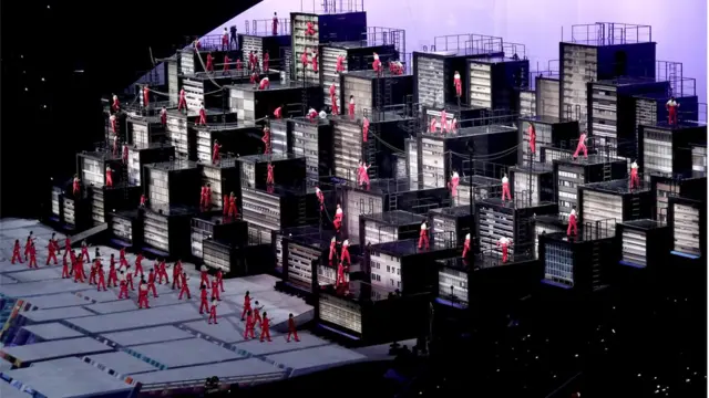 Brezilya'nın önde gelen kentlerinin büyümesi maket apartmanlarla anlatıldı.