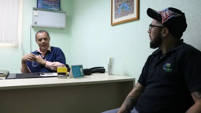 Médico conversa com pacienteapostas on line no futebol brasileiroconsultório