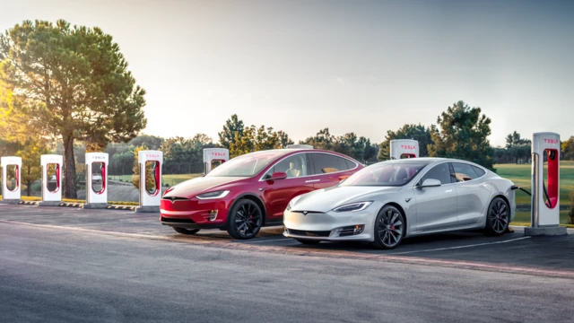 سیستم "فراخوان" در حال حاضر به صورت محدود در مدلهای تسلا ارائه میشود