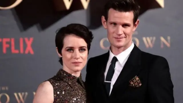 Dizinin 1970li yılları anlatacak üçüncü sezonunda Claire Foy ve Matt Smith rol almayacak