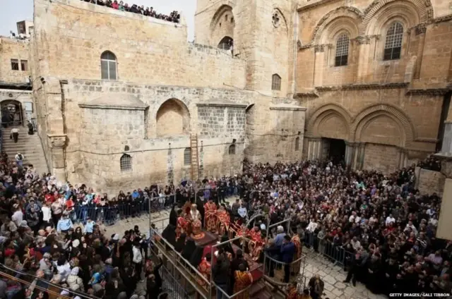 પવિત્ર ચર્ચા