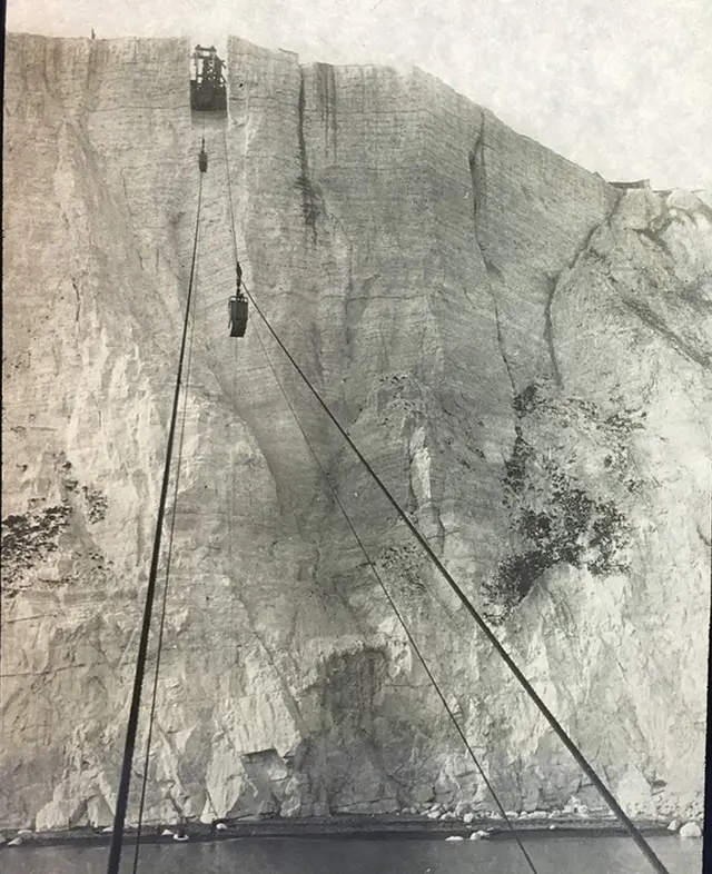 Строительство маяка на Бичи-Хед