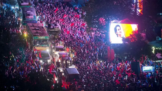 ညွန့်ပေါင်းအစိုးရဖွဲ့ဖို့ မစဉ်းစားဘူးလို့ NLD ကပြောကြားထားပါတယ်။