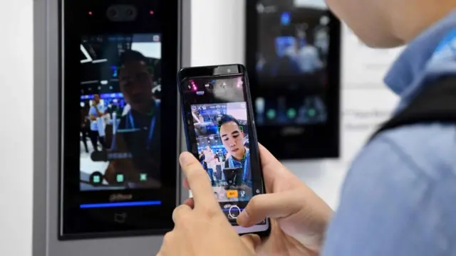 कॉटैक्ट ट्रैसिंग