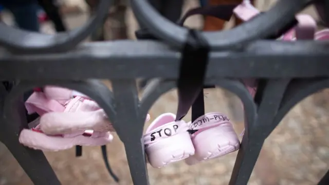 குழந்தைகளுக்கு எதிரான பாலியல் வன்முறைகளை கண்டித்து வார்சாவில் ஆகஸ்ட் 2018ல் நடந்த நிகழ்வில்....