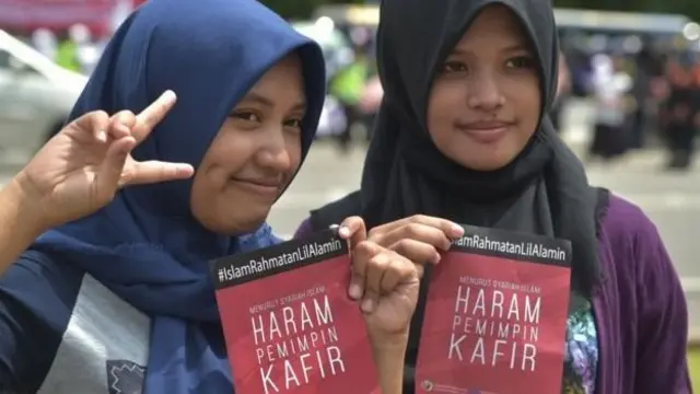 Terdapat 443 Perda Syariah yang diterapkan di Indonesia sejak tahun 1998.