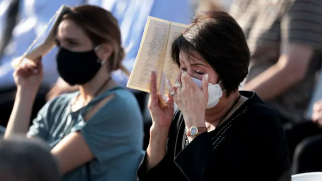 Mujer llorando, Pentágono.