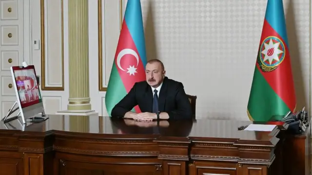 Prezident İlham Əliyev iyulun 13-də Təhlükəsizlik Şurasının iclasında çıxışı zamanı Azərbaycan-Ermənistan dövlət sərhədinin Tovuz istiqamətində "gərgin vəziyyətin" davam etdiyini, vəziyyətin sabitləşmədiyini bildirib.